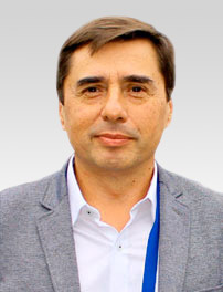 Dr. Raúl Araya (Chile)